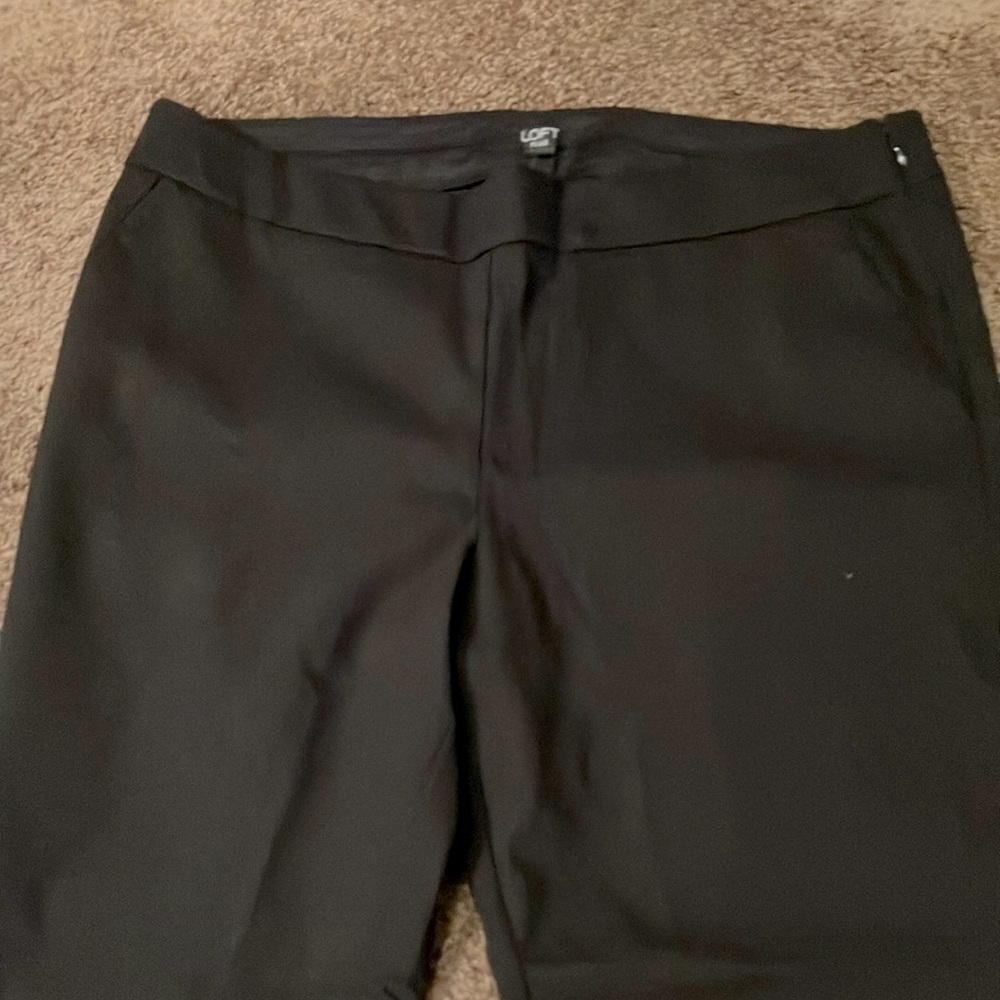 LOFT. NEW BLACK DRESS PANTS. NICE FABRIC!  SIZE 16 PLUS. HAS POCKETS. NWT